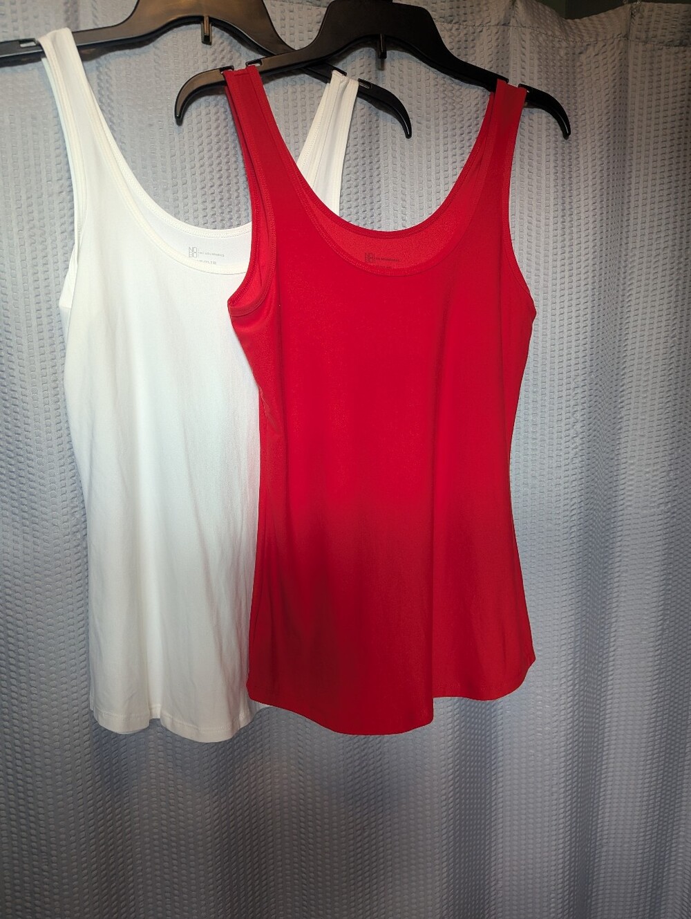 Size L(11-13) No Boundaries scoop-neck tank tops in Red & White
